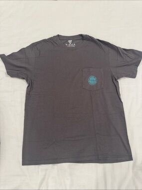 VISSLA Charcoal Pocket Tee with Teal Chest Emblem